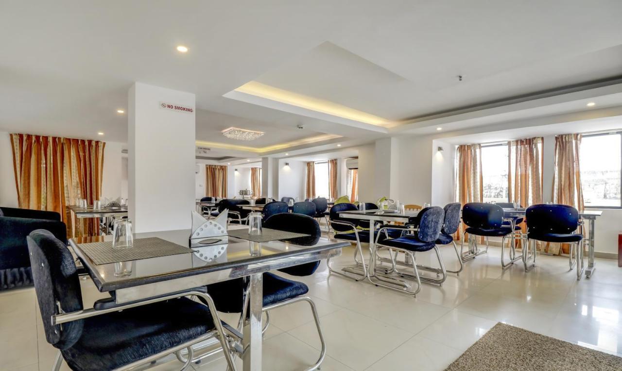 Hotel Luciya Kochi Екстериор снимка