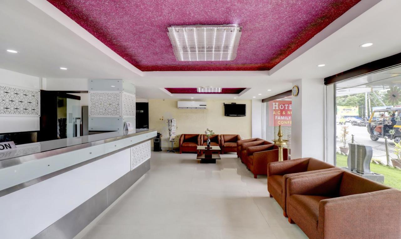 Hotel Luciya Kochi Екстериор снимка