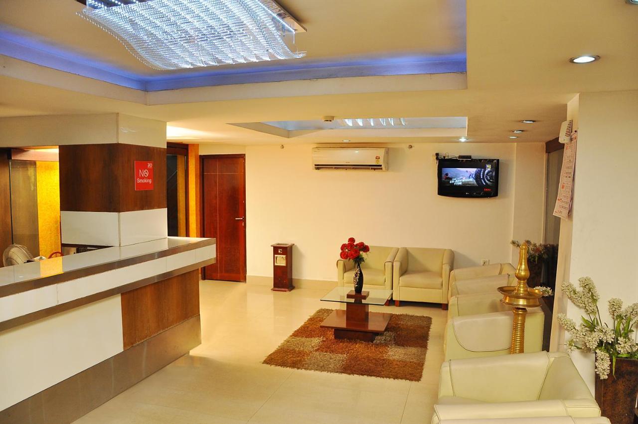 Hotel Luciya Kochi Екстериор снимка