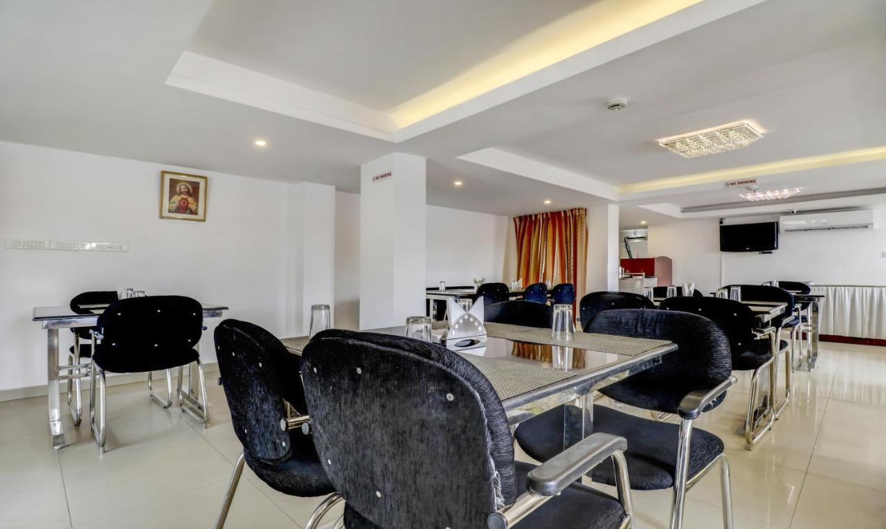 Hotel Luciya Kochi Екстериор снимка