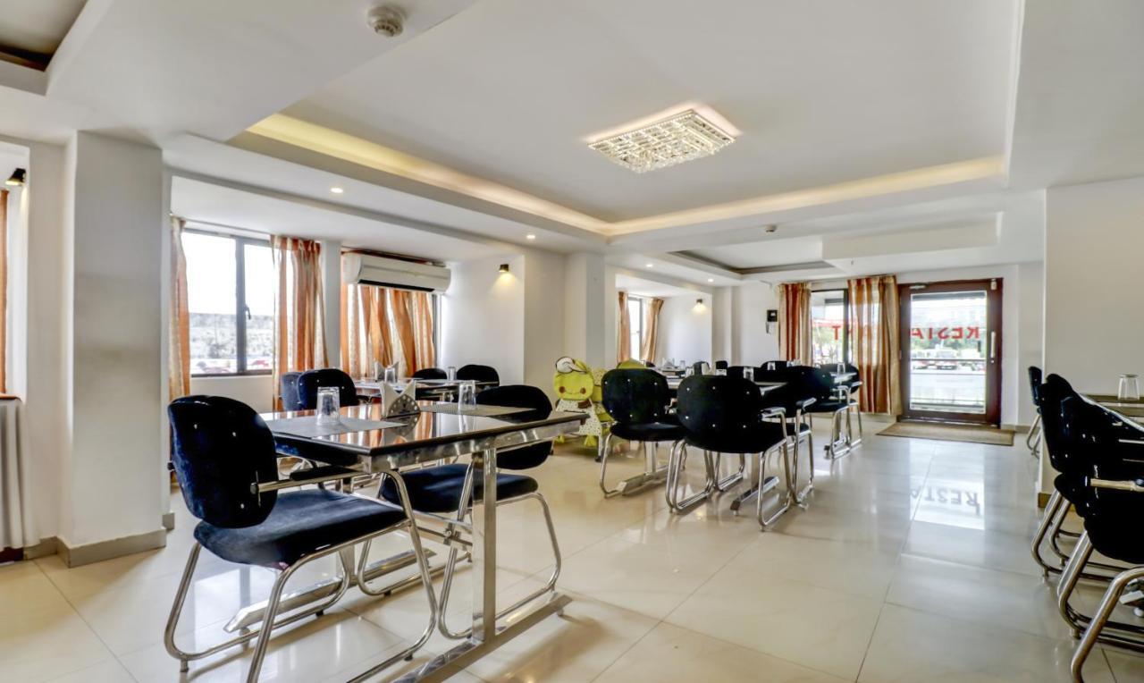 Hotel Luciya Kochi Екстериор снимка