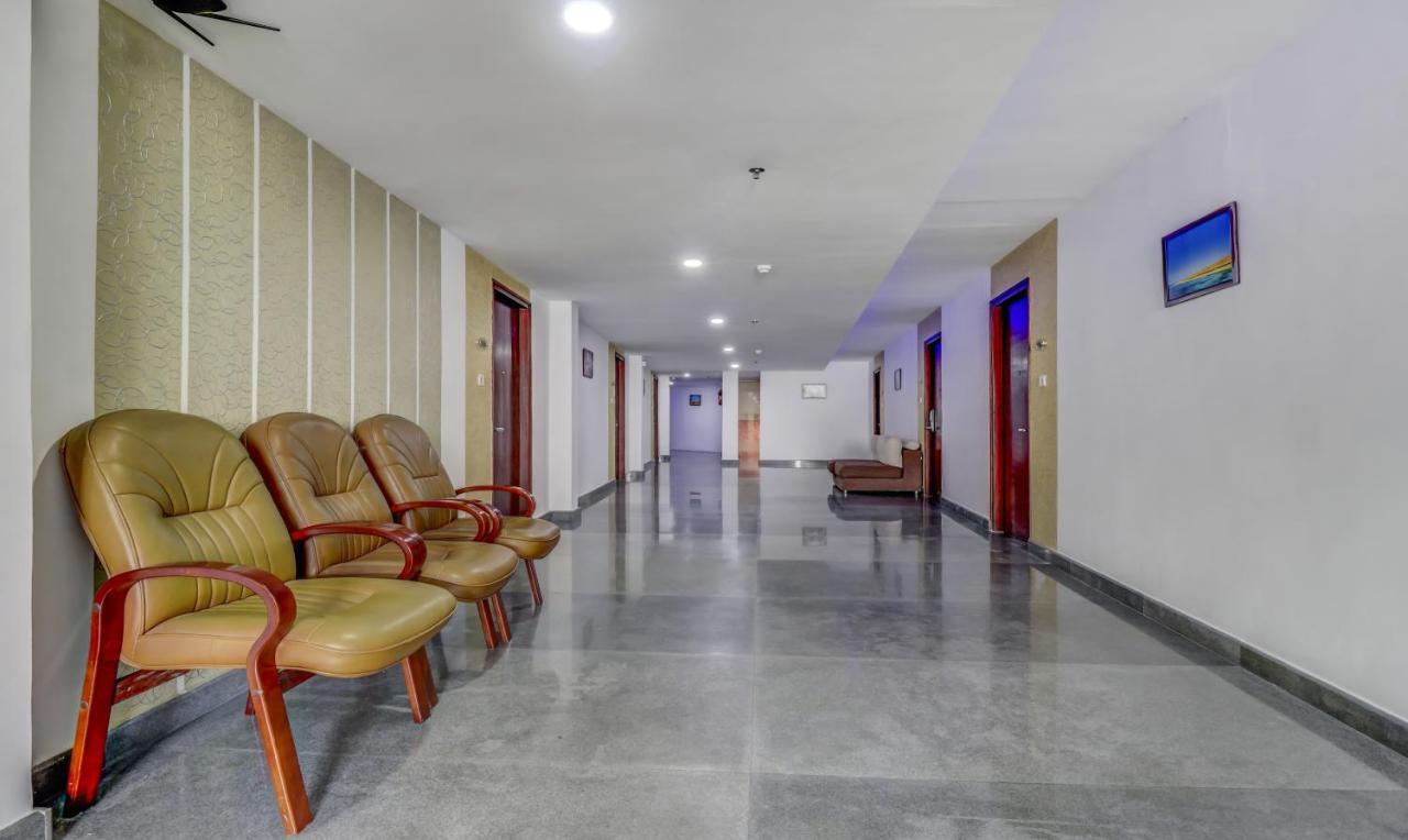 Hotel Luciya Kochi Екстериор снимка