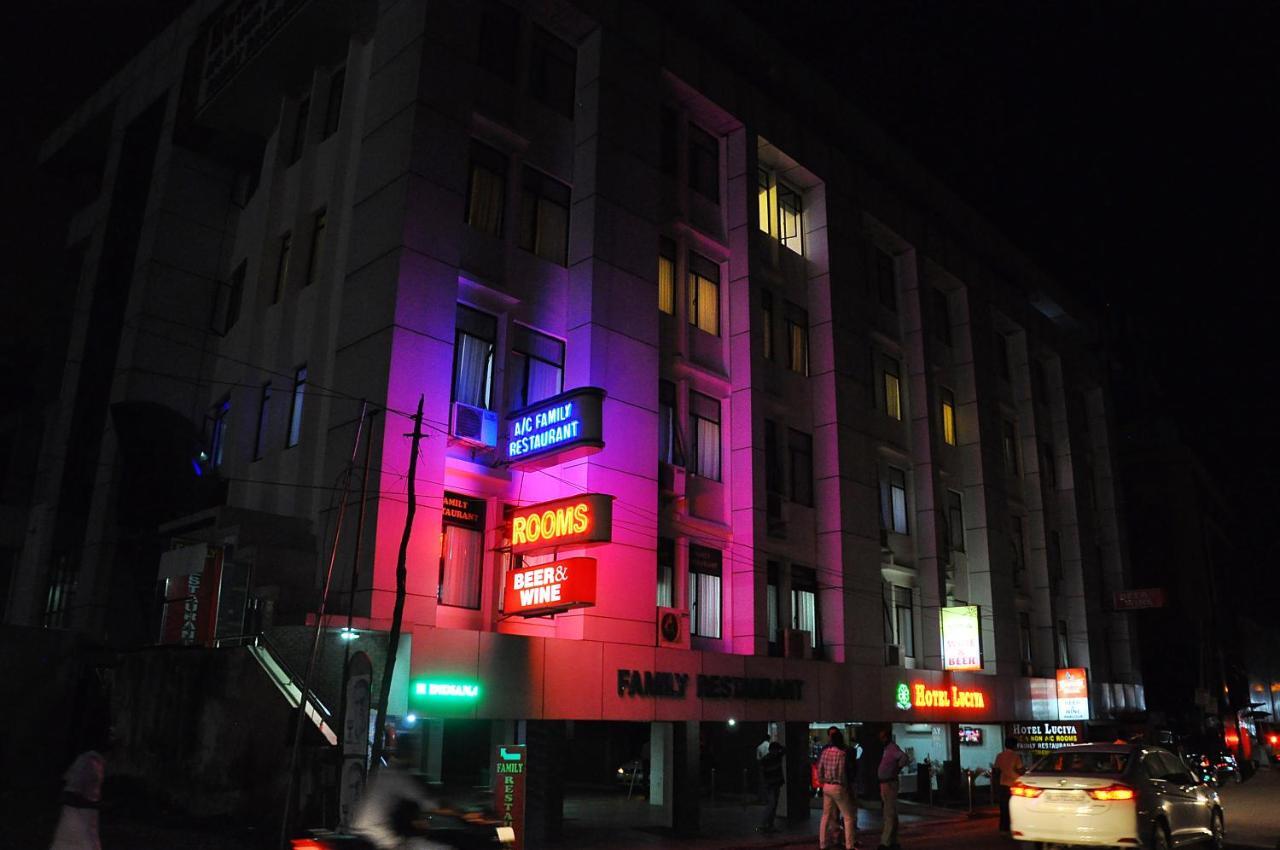 Hotel Luciya Kochi Екстериор снимка
