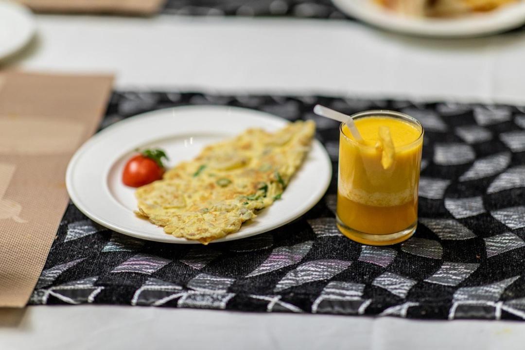 Hotel Luciya Kochi Екстериор снимка
